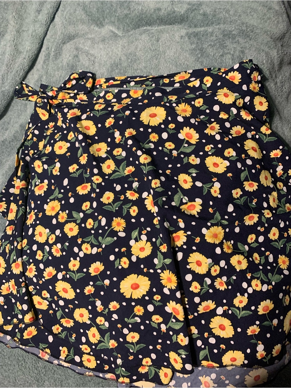 ⭐️ 3/30$ — Navy Blue Floral Skater Skirt with Yellow Daisy Print